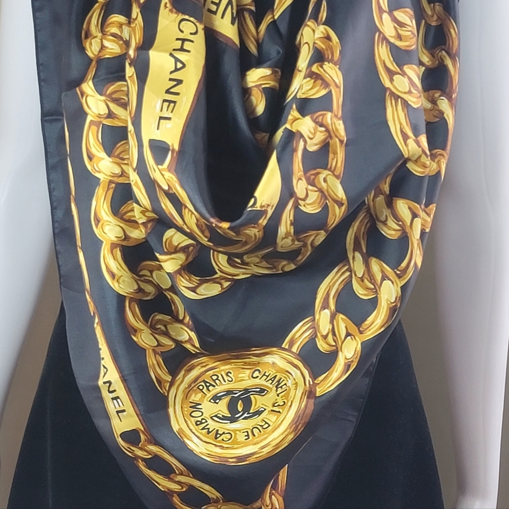 VINTAGE 90s CHANEL SCARF - MANY WAYS TO WEAR - IN GRT CONDITION